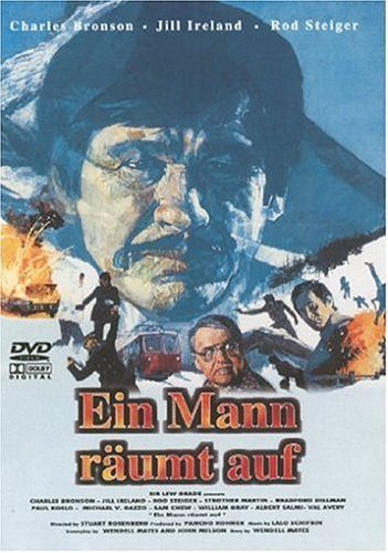 - Ein Mann räumt auf