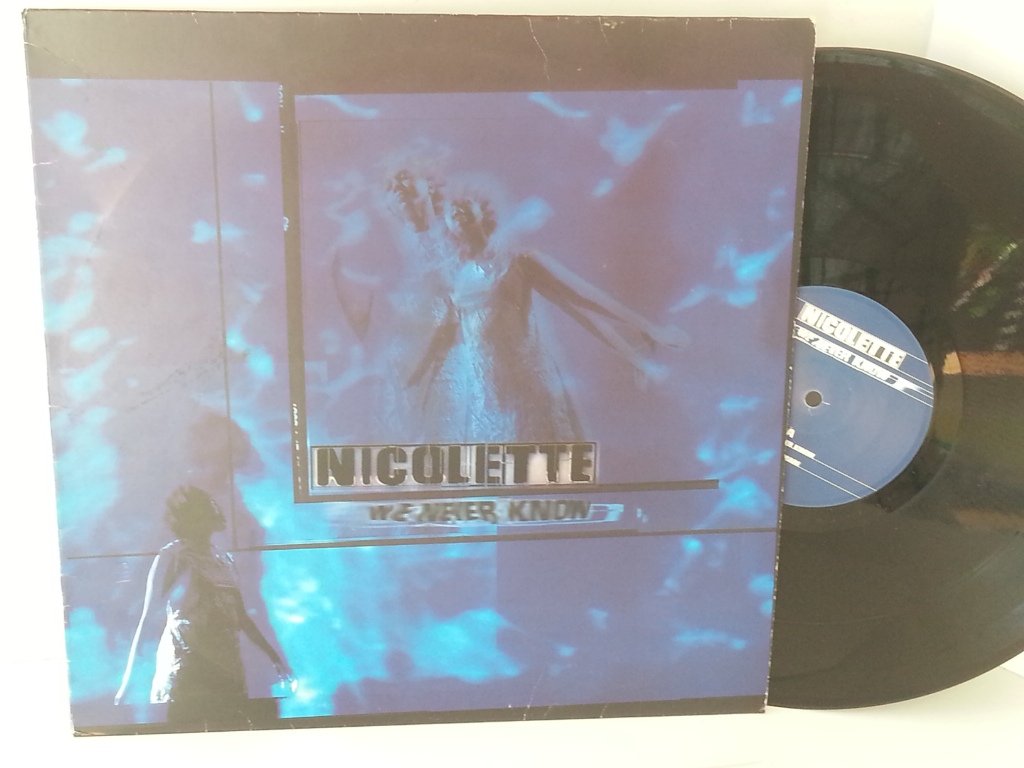 Nicolette - We Never Know (12'') (Maxi) (Vinyl)